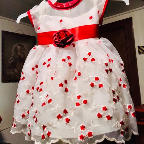 Beautiful red and white dress - Picture 1 of 1